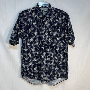 ‎Trader Bay Hawaiian button down shirt